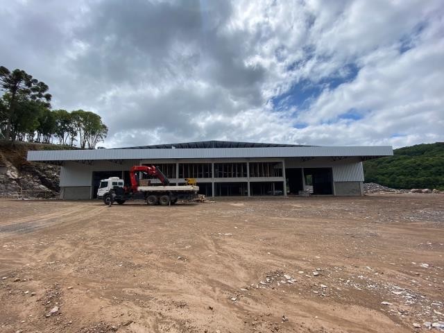 Pavilhão / Depósito 2761