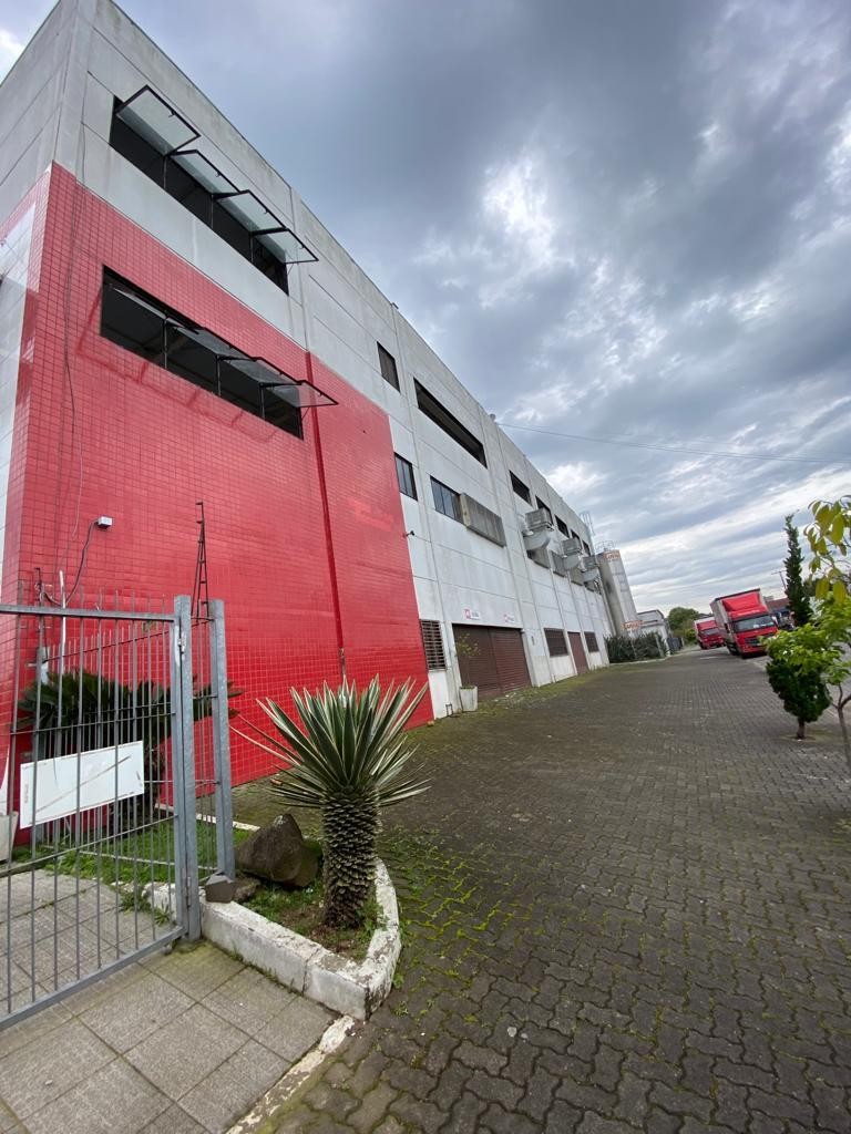 Loja Térrea, para alugar, 688 m², Pio X - Caxias do Sul — foto 2