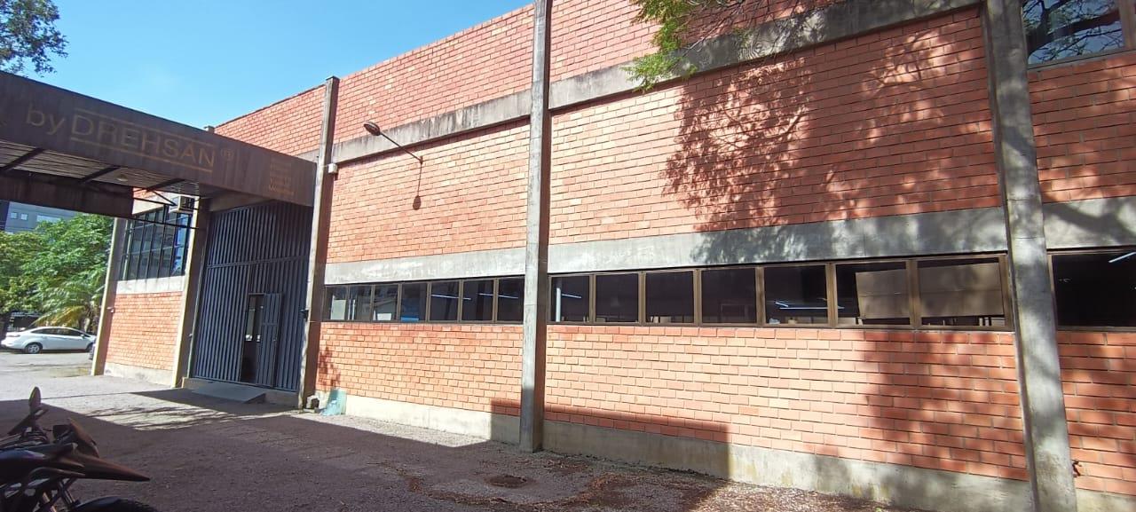 Pavilhão / Depósito, à venda, 834 m², Floresta - Caxias do Sul — foto 2