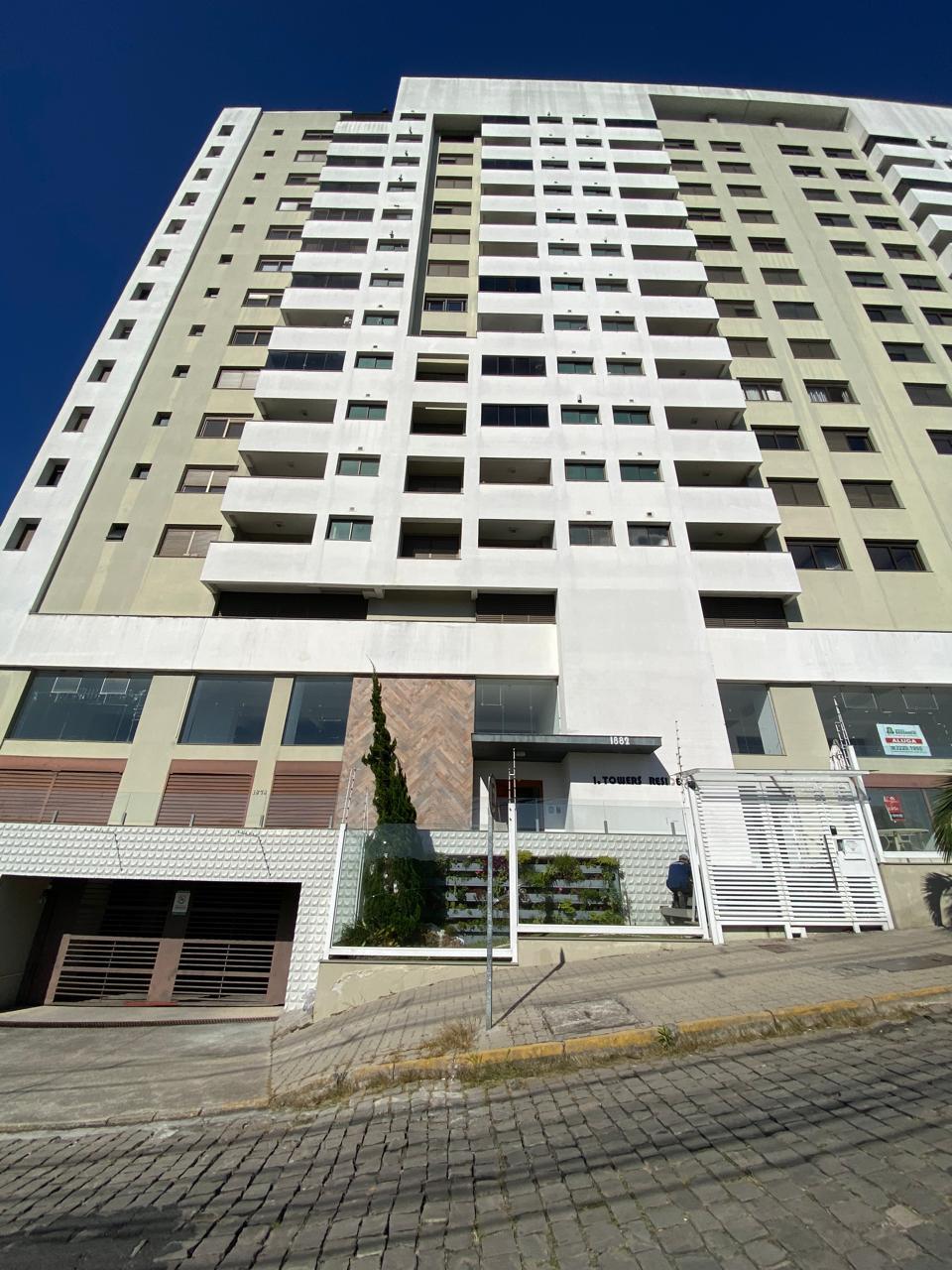 Apartamento Semimobiliado — I.Towers