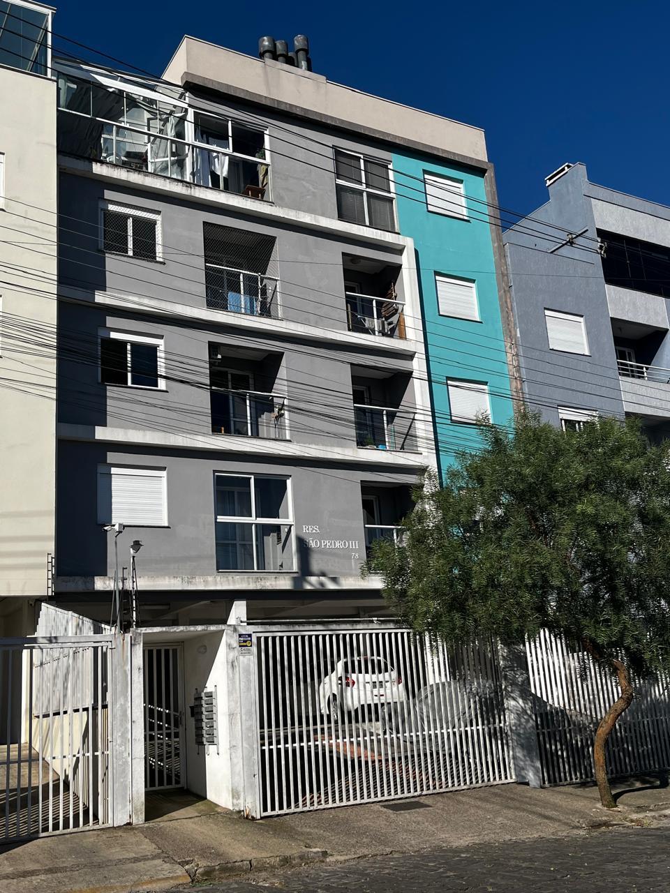 Apartamento Semimobiliado — São Pedro III