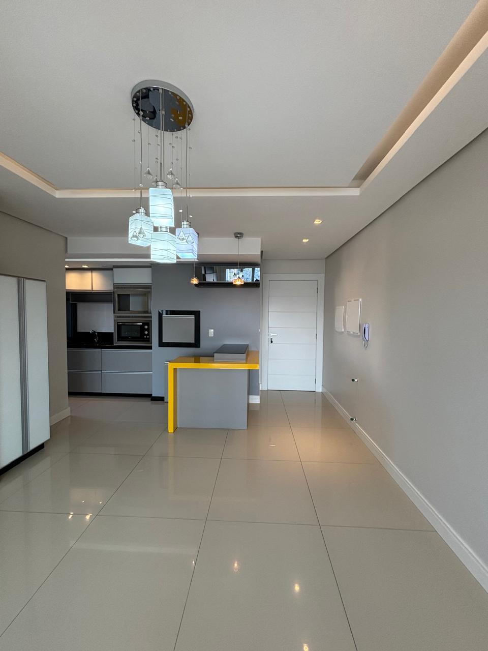 Apartamento Semimobiliado — Denza