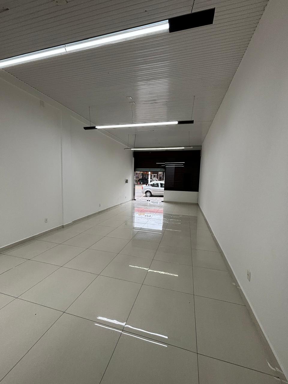 Loja Térrea, para alugar, 50 m², Centro - Caxias do Sul — foto 3