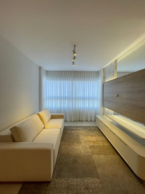 Apartamento Semimobiliado — Franz Suppe