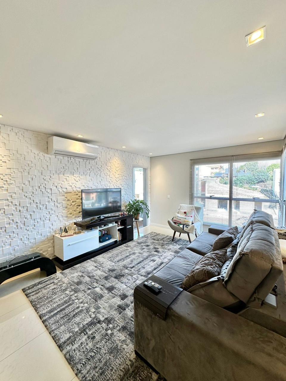 Apartamento Semimobiliado — Hermínio Sandi