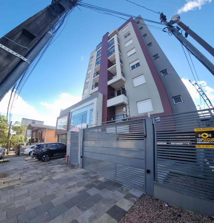 Apartamento Semimobiliado — Prisma Residence