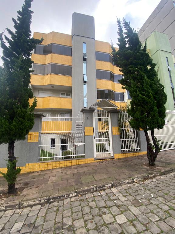Apartamento Semimobiliado — -------------