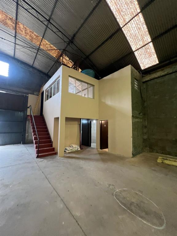 Pavilhão / Depósito, para alugar, 450 m², Santa Catarina - Caxias do Sul — foto 2