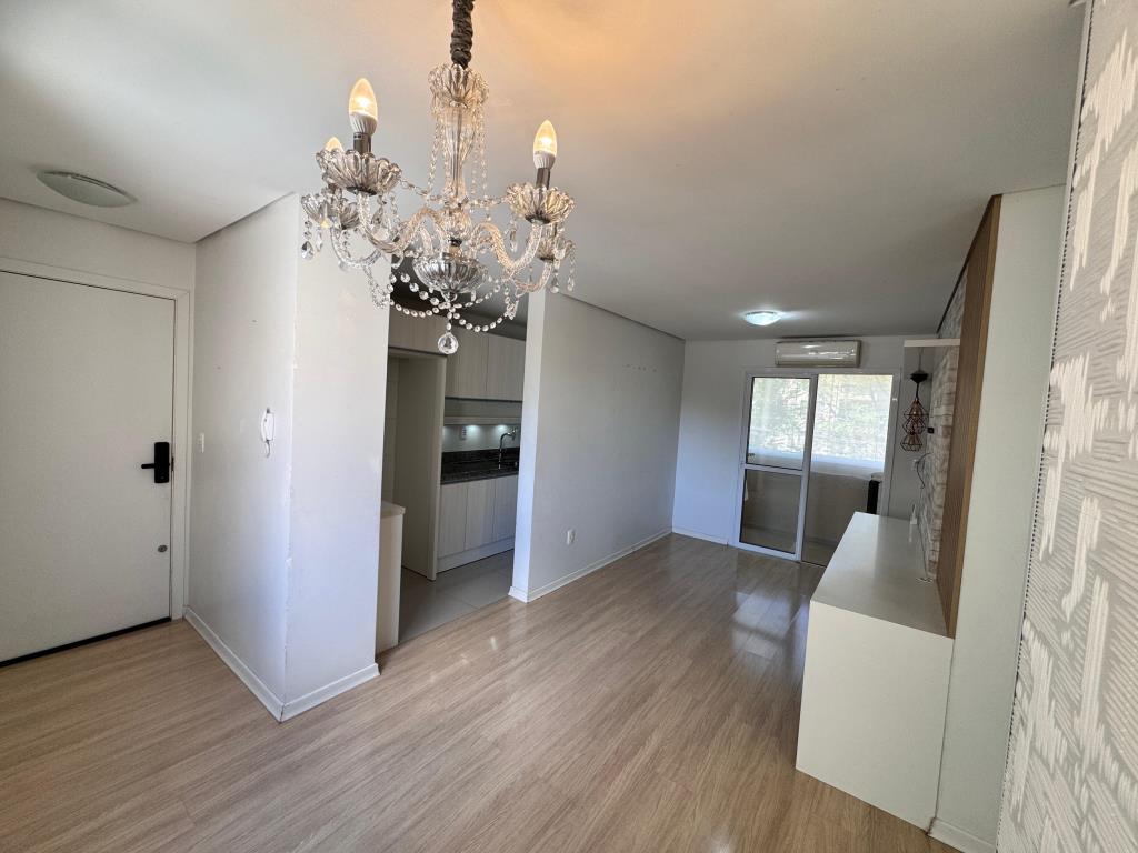Apartamento Semimobiliado — Tellus