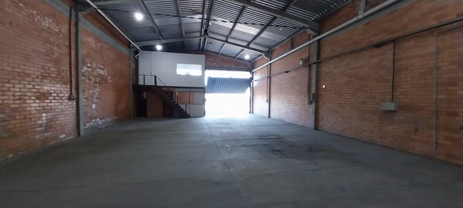 Pavilhão / Depósito, para alugar, 250 m², São Cristóvão - Caxias do Sul — foto 3
