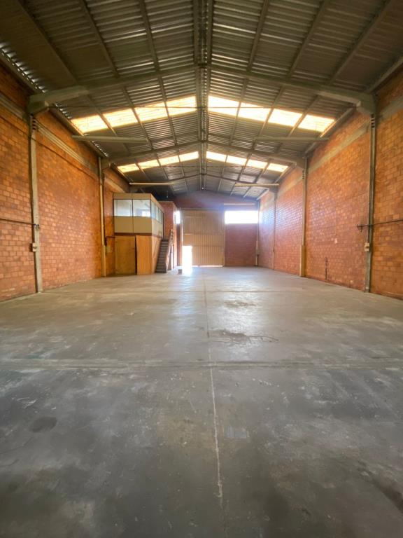 Pavilhão / Depósito, para alugar, 300 m², São Cristóvão - Caxias do Sul — foto 5