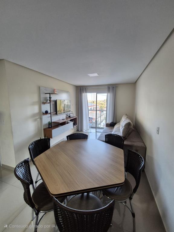 Apartamento Semimobiliado — Golden