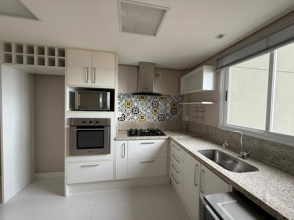 Apartamento Semimobiliado — Caminhos de Pedra
