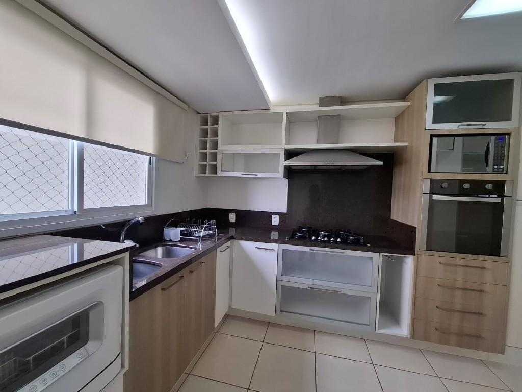 Apartamento Semimobiliado — Caminhos de Pedra