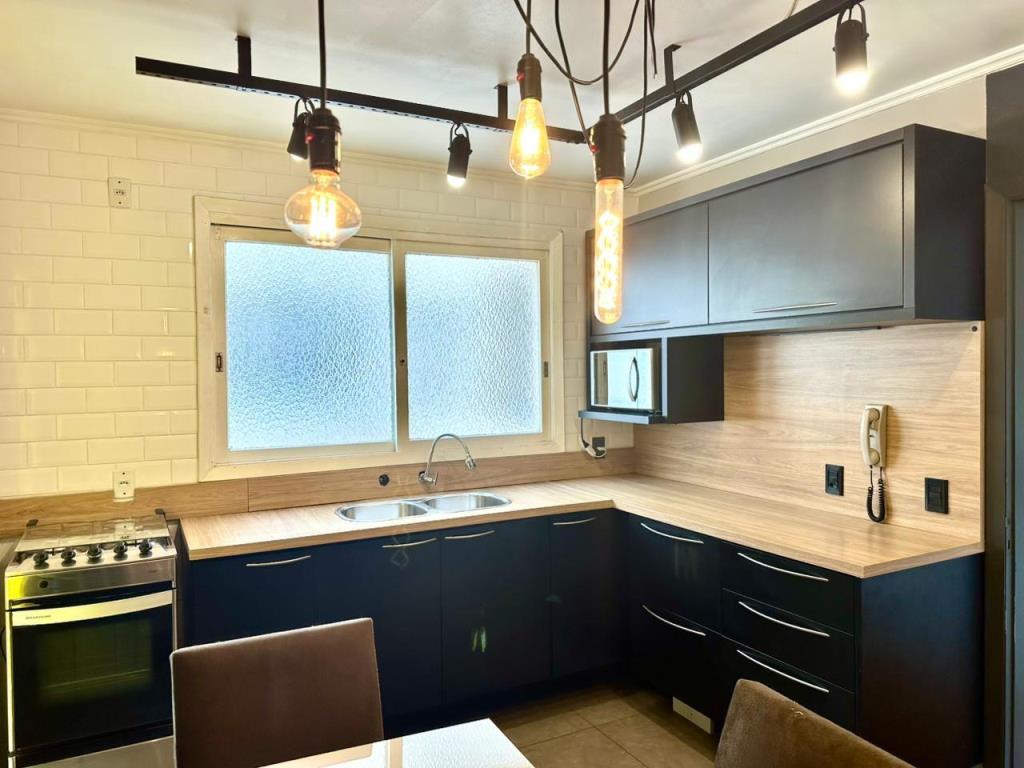Apartamento Semimobiliado — Margarida